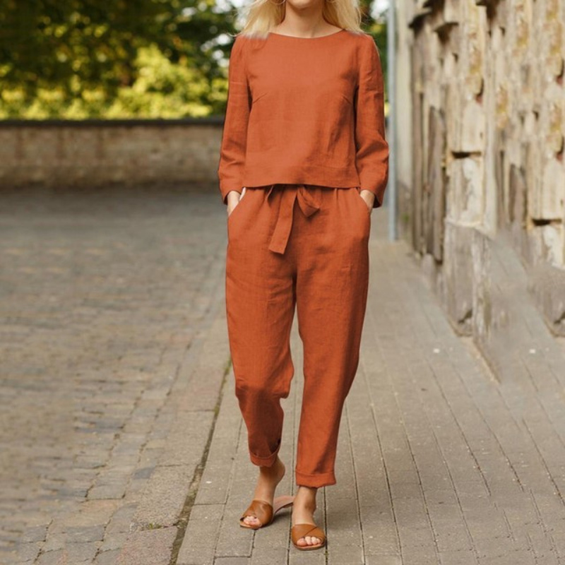 Hailey™ | Stylish set with blouse and trousers